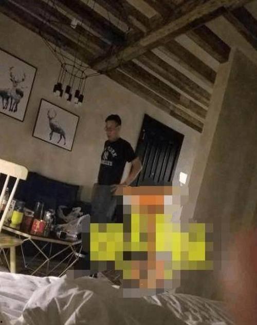 武汉住宅爆料事件视频曝光,揭露楼顶违建背后的真相 第2张 武汉住宅爆料事件视频曝光,揭露楼顶违建背后的真相 第2张